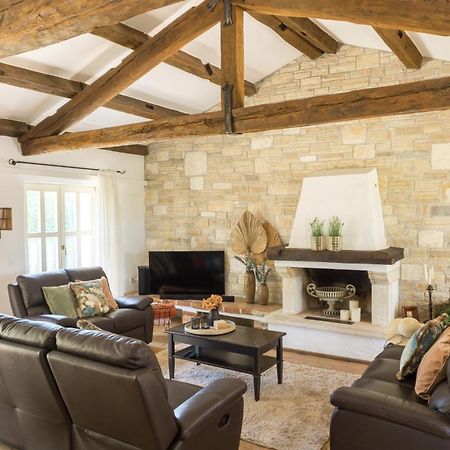 Villa Melissa - Istrisches Steinhaus Mit Pool In Guter Lage Sveti Lovreč Pazenatički Extérieur photo