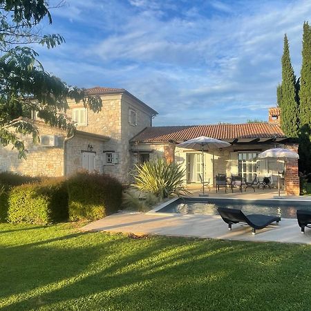 Villa Melissa - Istrisches Steinhaus Mit Pool In Guter Lage Sveti Lovreč Pazenatički Extérieur photo