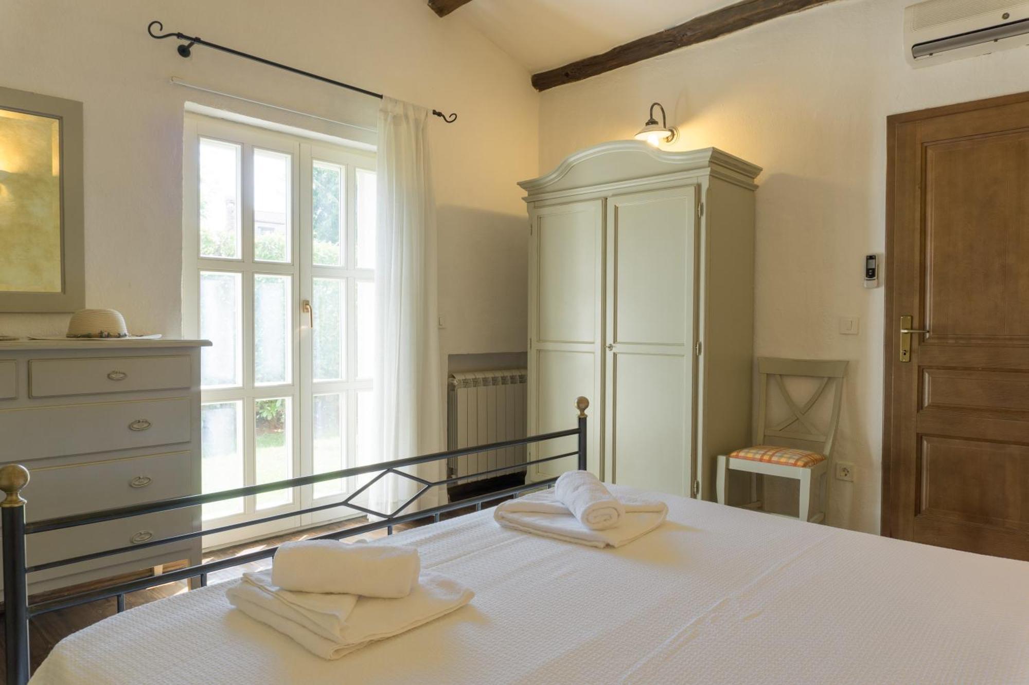 Villa Melissa - Istrisches Steinhaus Mit Pool In Guter Lage Sveti Lovreč Pazenatički Extérieur photo