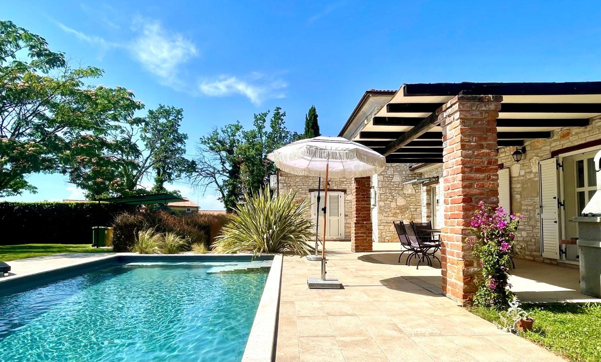 Villa Melissa - Istrisches Steinhaus Mit Pool In Guter Lage Sveti Lovreč Pazenatički Extérieur photo