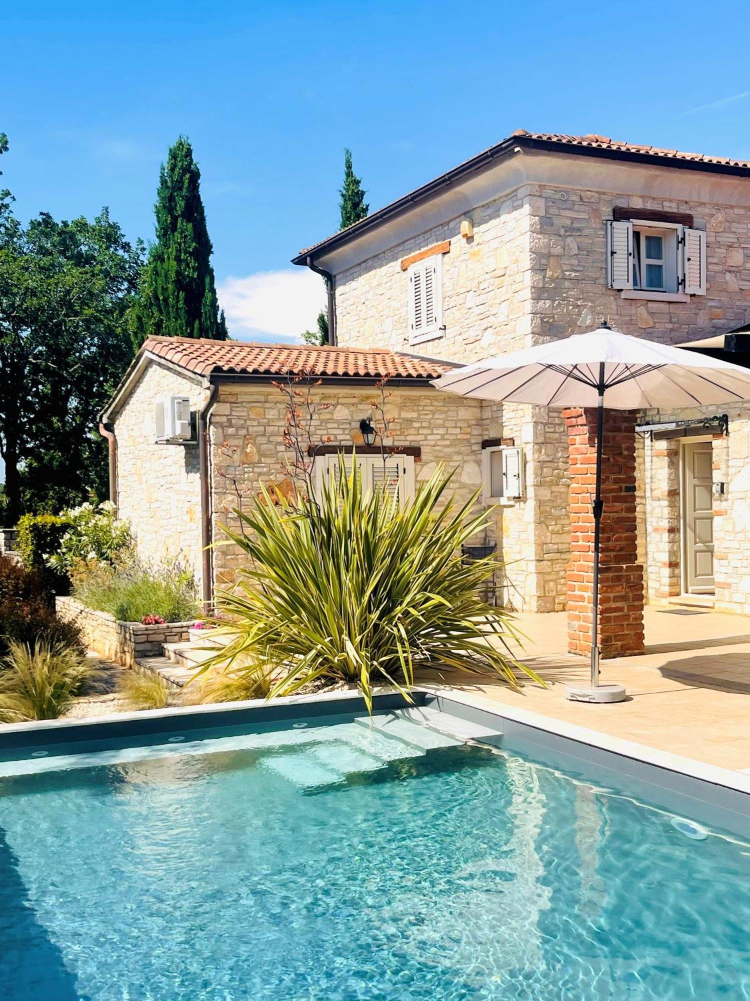 Villa Melissa - Istrisches Steinhaus Mit Pool In Guter Lage Sveti Lovreč Pazenatički Extérieur photo